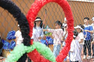 Giới thể thao: Ngoại viện mới Ka - za - vili biểu hiện xuất sắc, khiến cho chủ soái đội Thái Sơn Thôi Khang Hi như nhặt được chí bảo